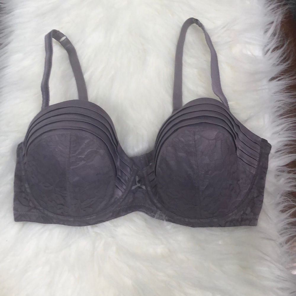 SOLD- Beautiful Lavender Satin & Lace Set - Picture 2 of 8